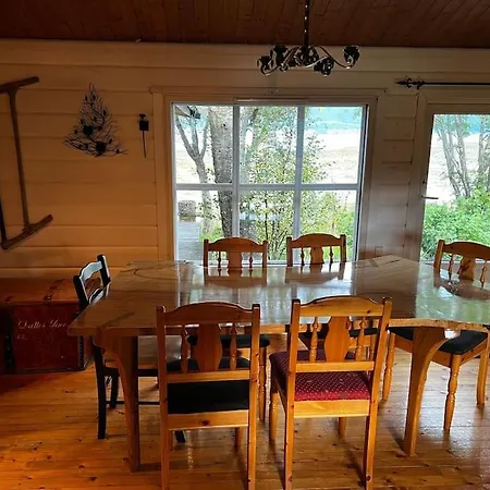 Feriehus Smasletta Lodge, Kvaloya