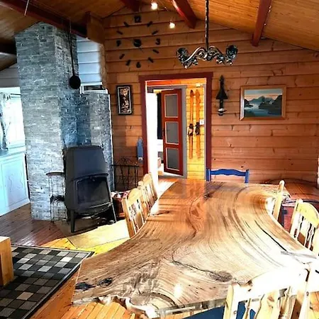 Feriehus Smasletta Lodge, Kvaloya *